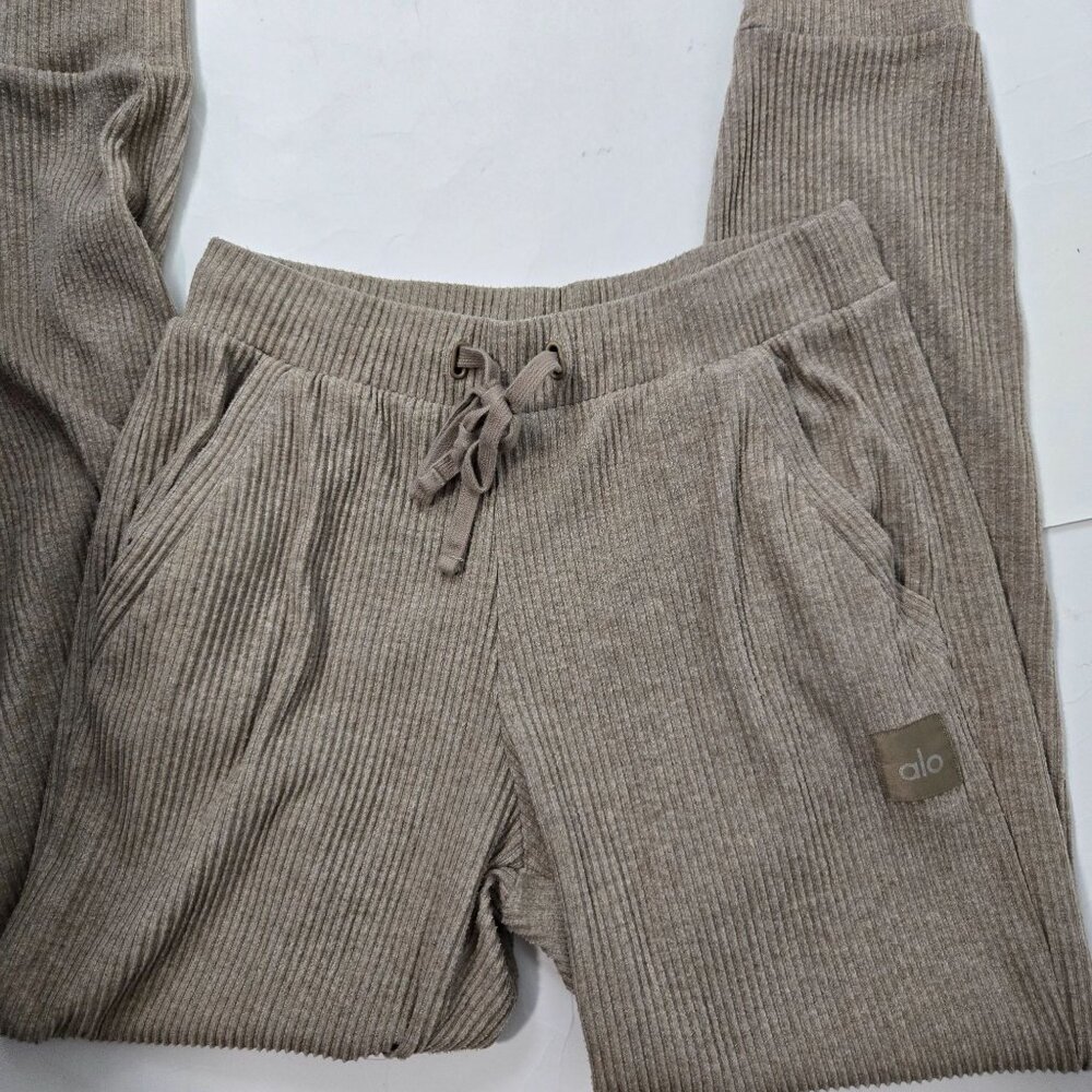 Alo Yoga Size M Muse Ribbed Knit Jogger Sweatpants Lounge Taupe - Picture 8 of 10